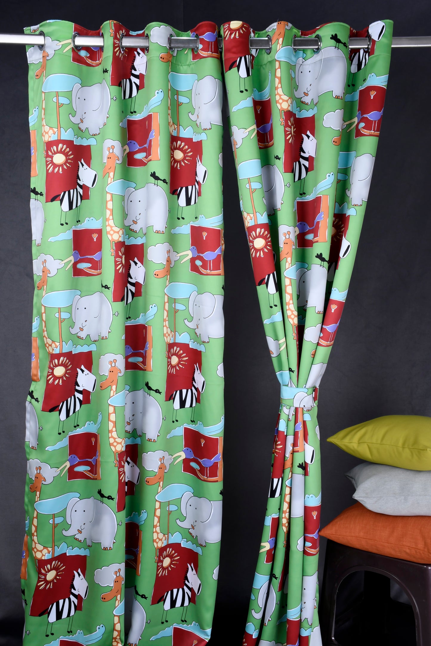 Bambini Digital Print Curtains on Polyester fabric for Kids Giraffe Theme Curtains in Green Colour