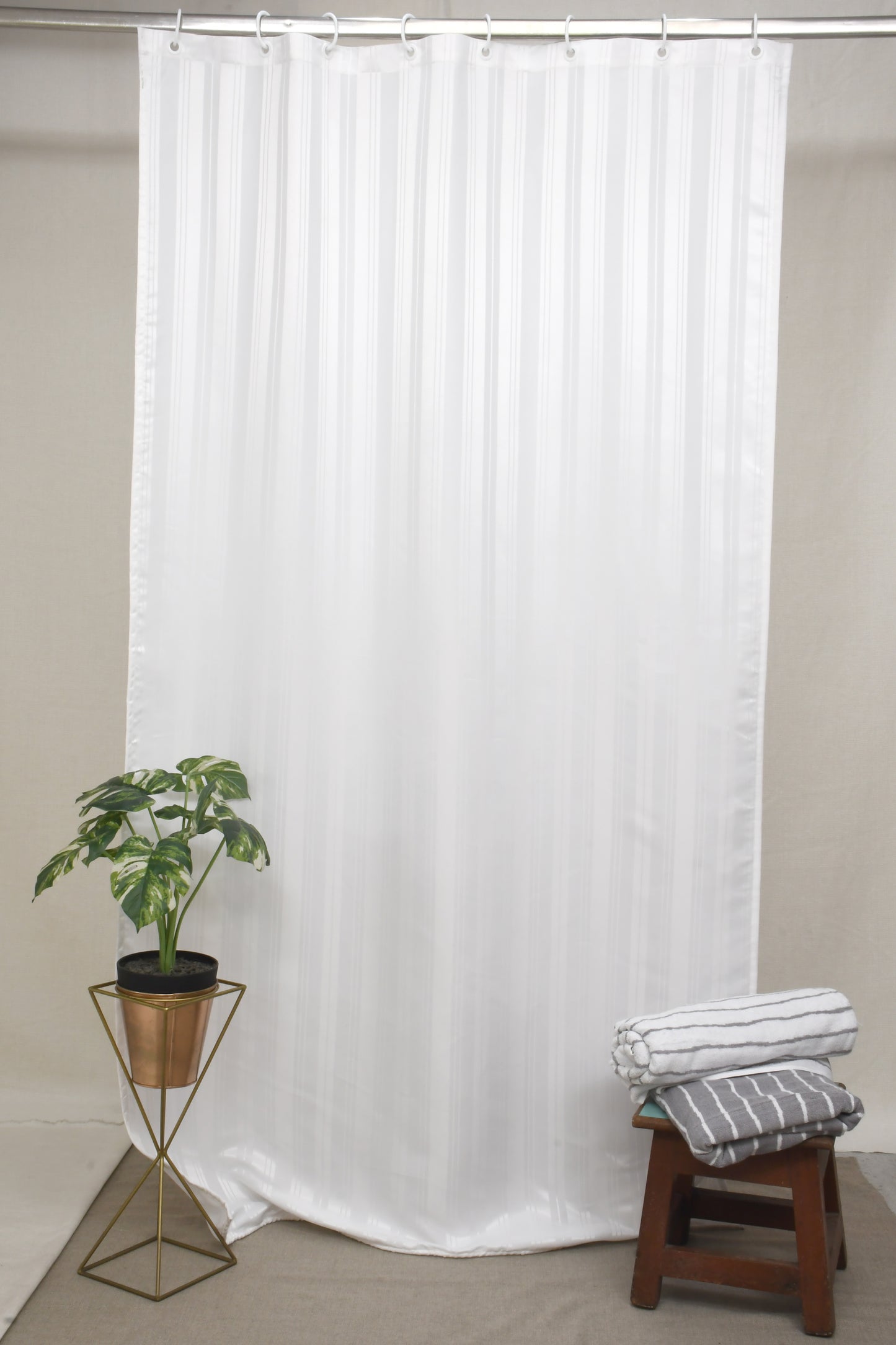 Doccia Shower Curtains with Water Resistance effect in Off-White Colour