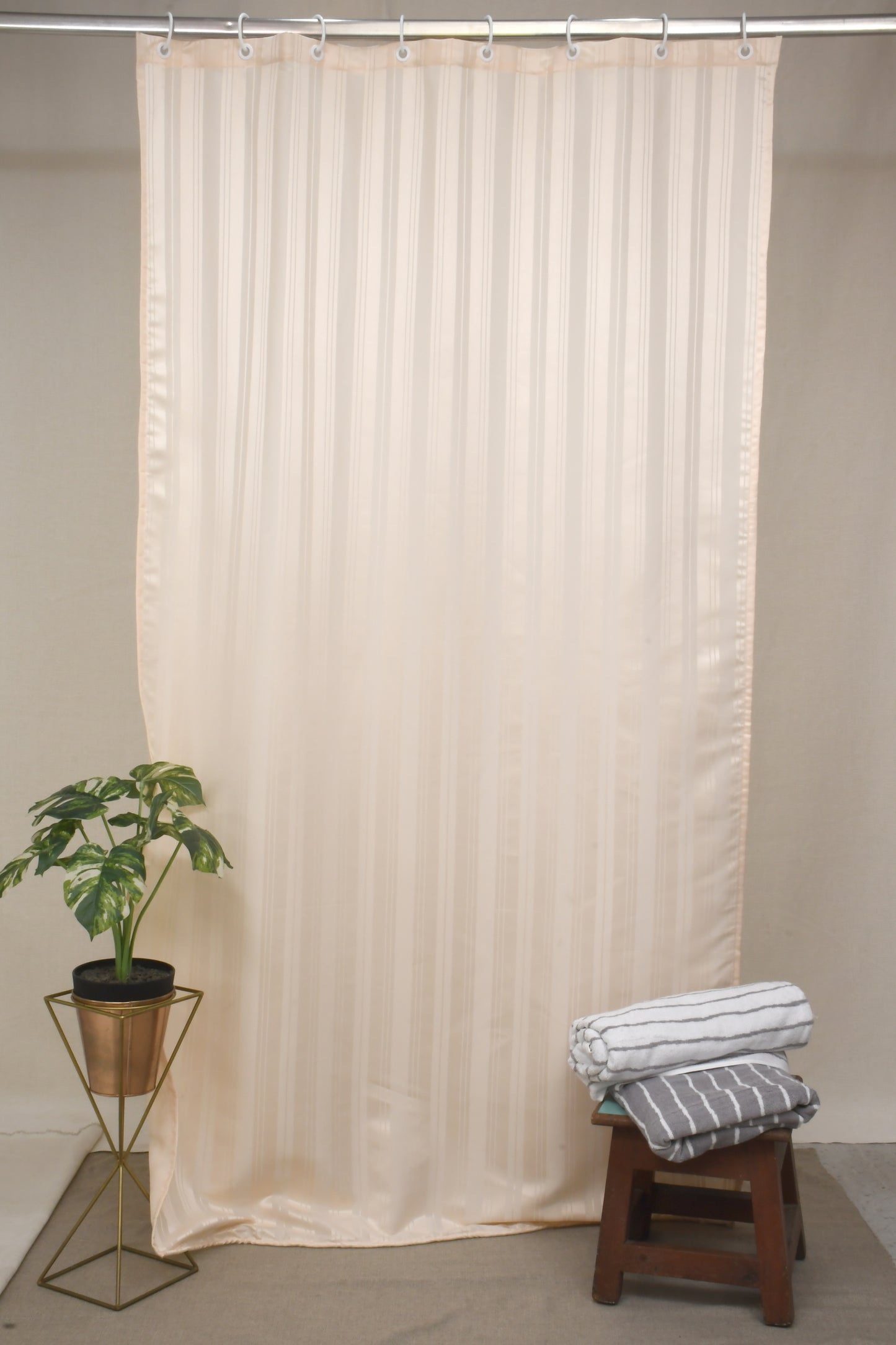 Doccia Shower Curtains with Water Resistance effect in Peach Colour