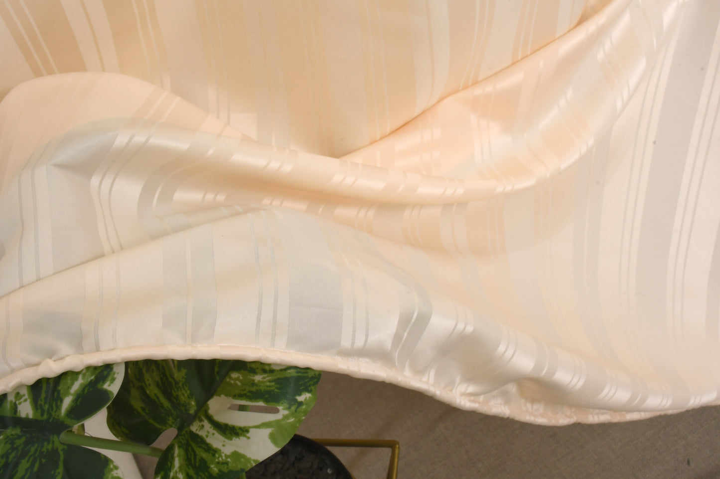 Doccia Shower Curtains with Water Resistance effect in Peach Colour