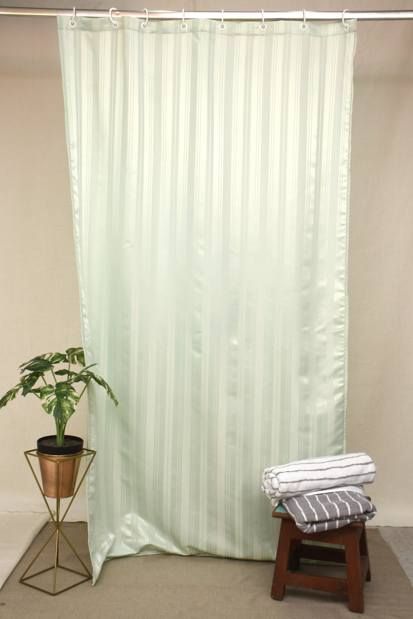 Doccia Shower Curtains with Water Resistance effect in Pista Colour