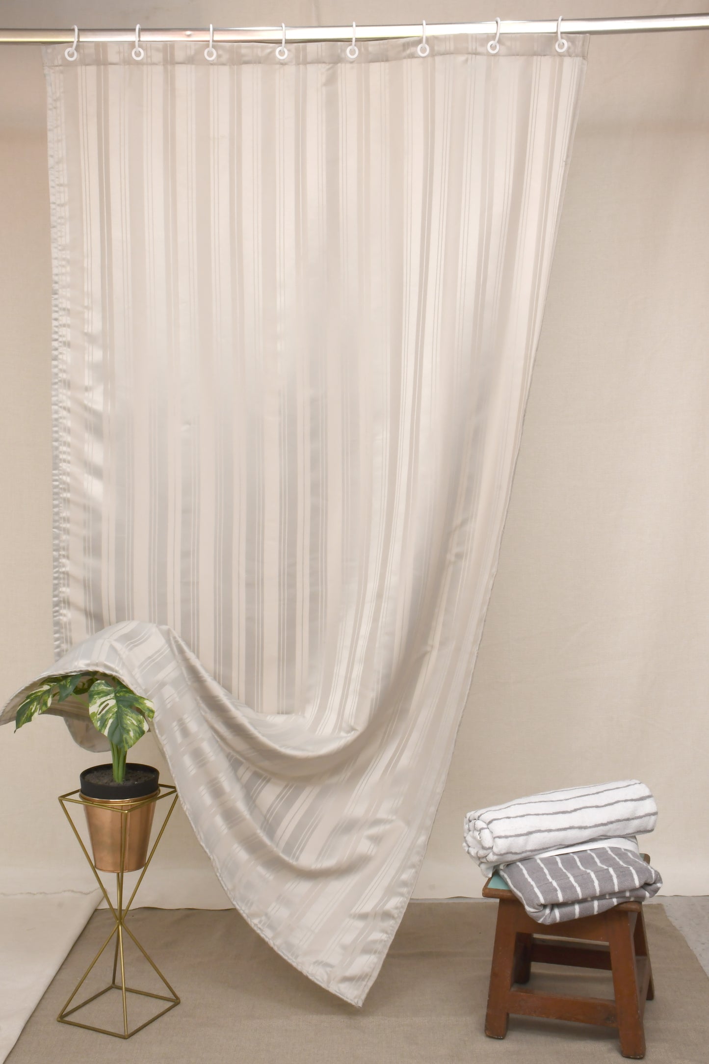 Doccia Shower Curtains with Water Resistance effect in Buff Colour