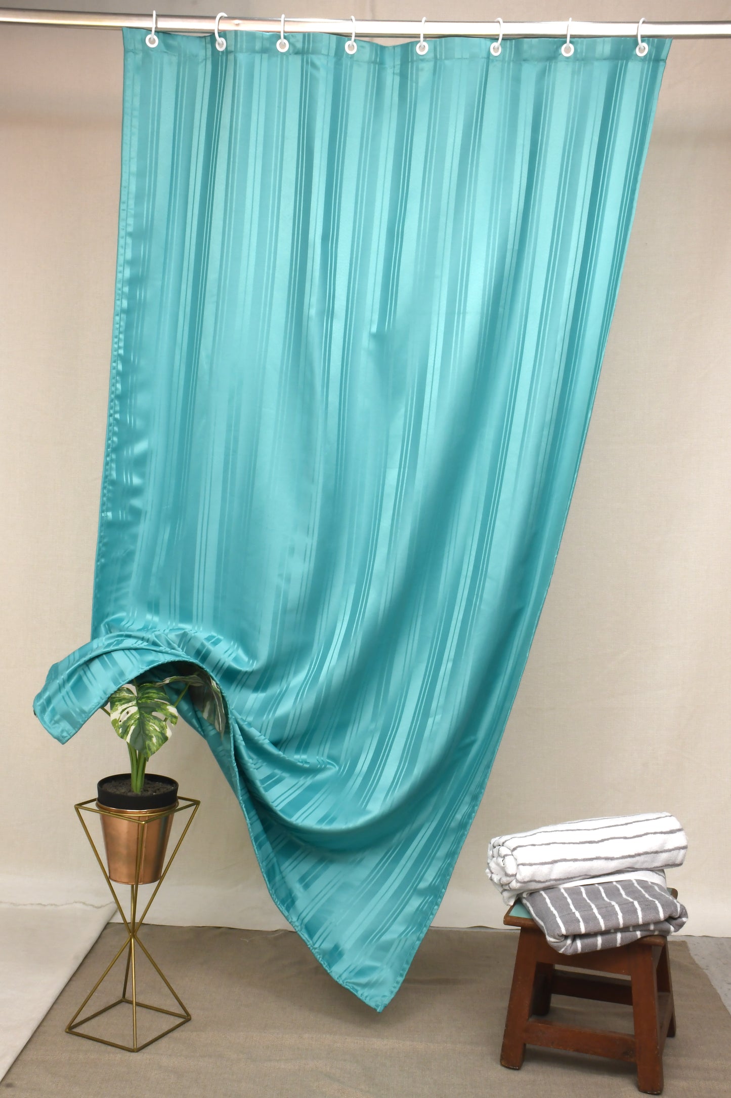 Doccia Shower Curtains with Water Resistance effect in Teal Colour