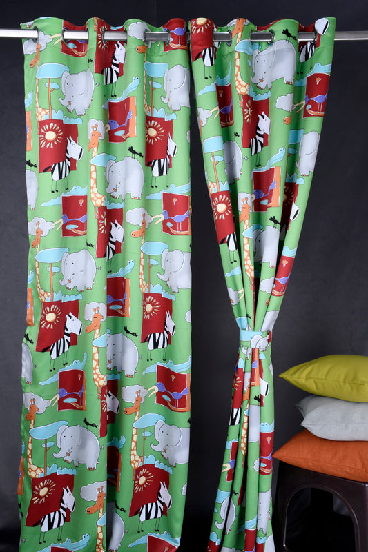 Bambini Digital Print Curtains on Polyester fabric for Kids Giraffe Theme Curtains in Green Colour