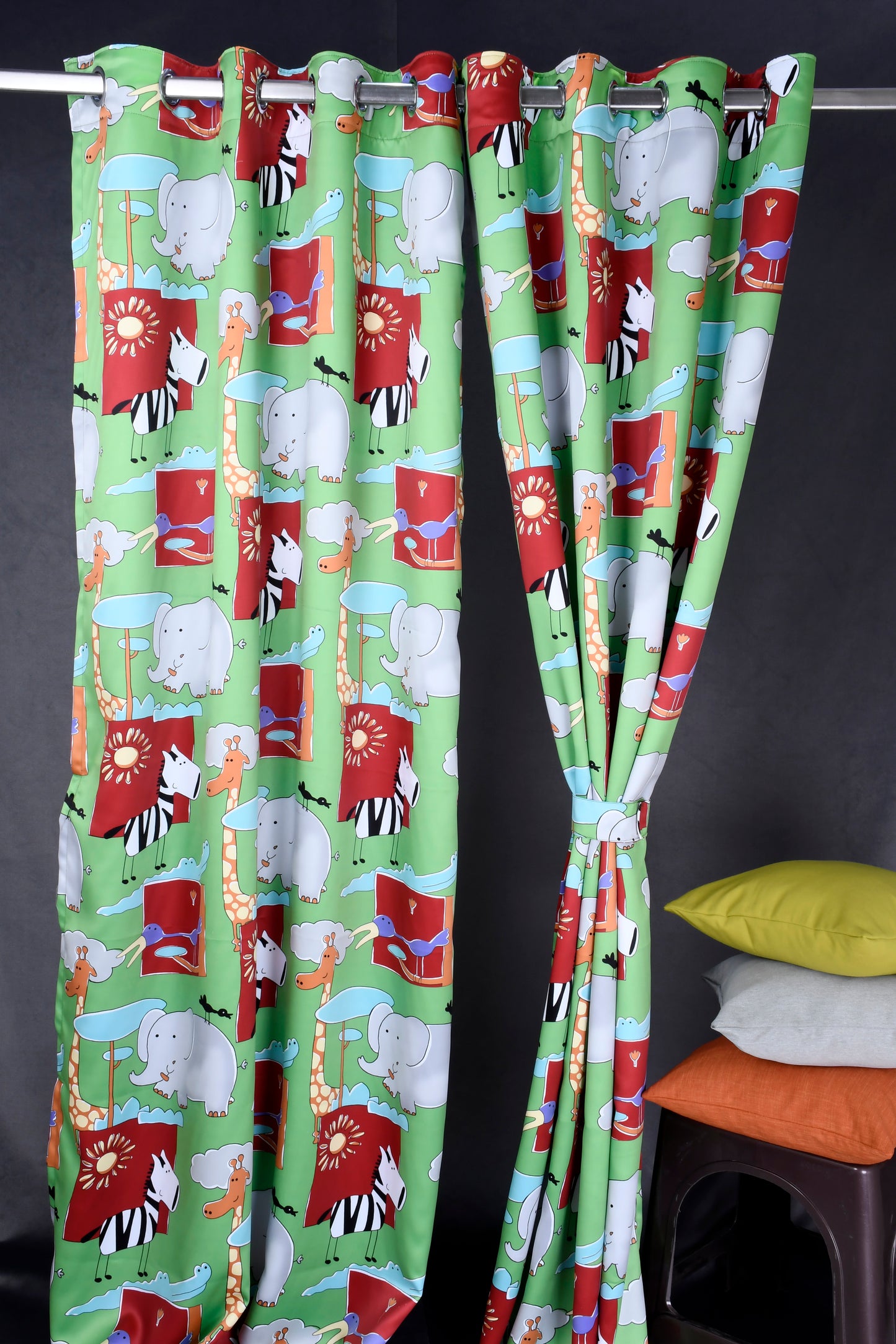 Bambini Digital Print Curtains on Polyester fabric for Kids Giraffe Theme Curtains in Green Colour