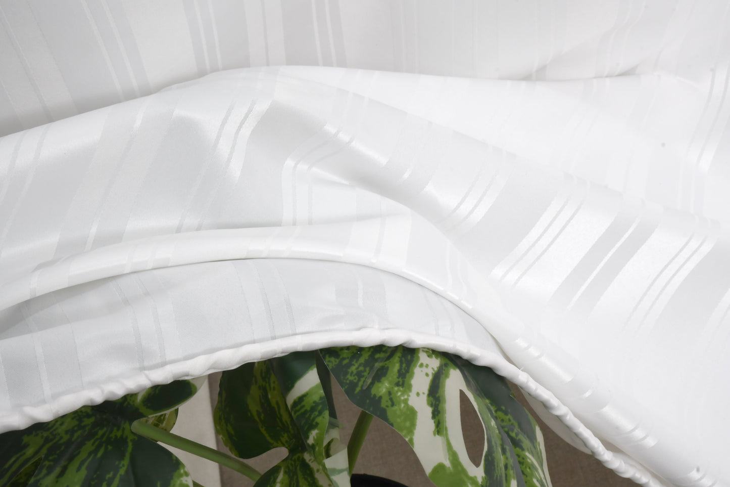 Doccia Shower Curtains with Water Resistance effect in  Off-White Colour