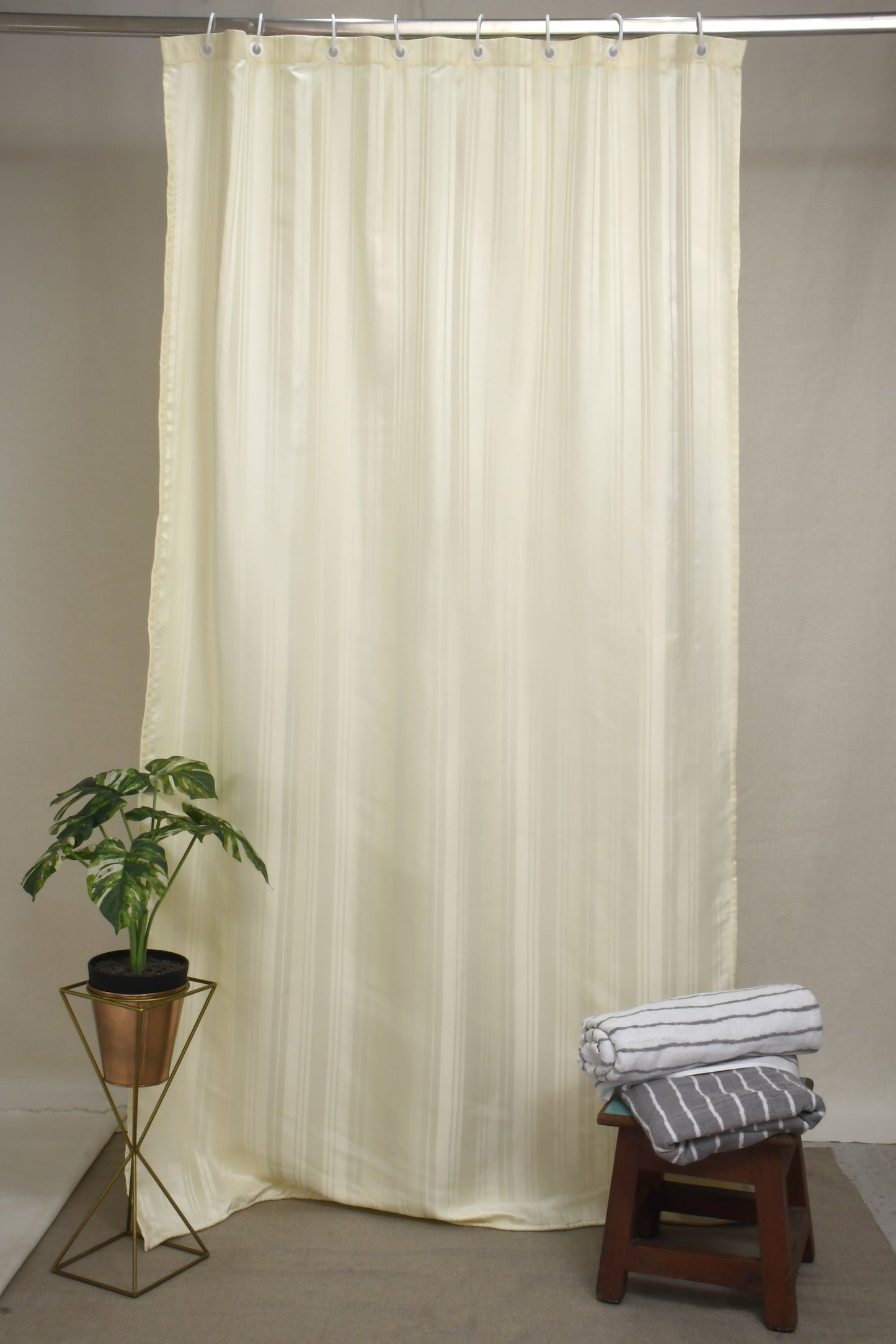 Doccia Shower Curtains with Water Resistance effect in  Cream Colour