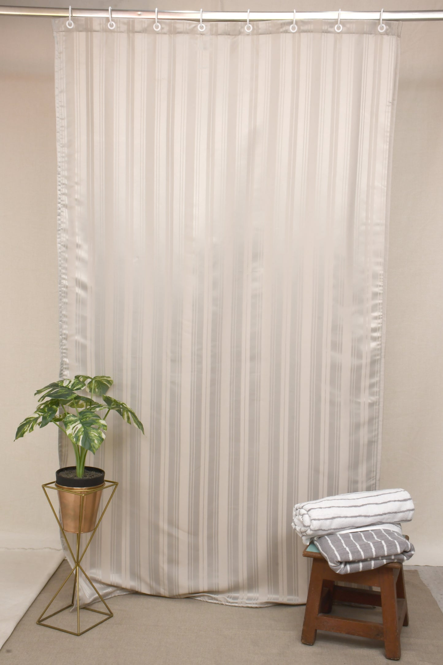 Doccia Shower Curtains with Water Resistance effect in Buff Colour