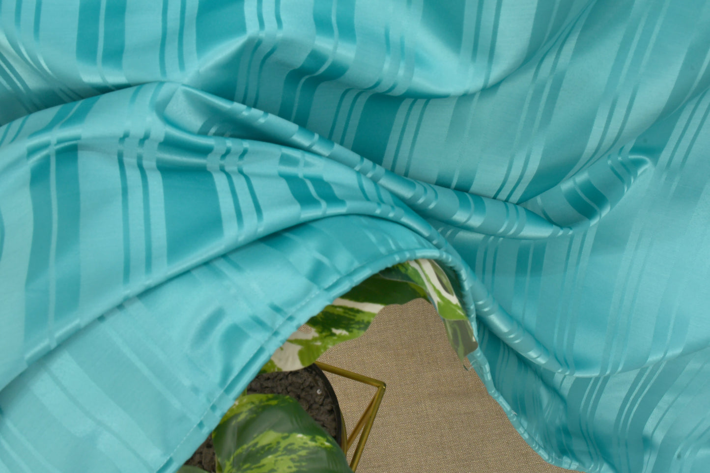 Doccia Shower Curtains with Water Resistance effect in Teal Colour